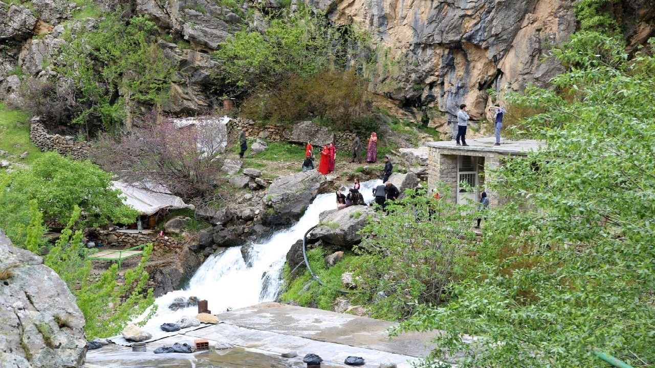 ایجاد 3 طرح گردشگری و اشتغال‌زایی برای 50 نفر در کردستان