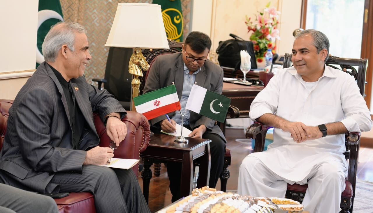 إيران تعلن استعدادها لتوسيع التعاون مع ولاية البنجاب الباكستانية