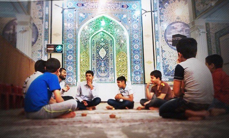 جوانان می‌توانند در مسجد کار‌های بزرگ انجام دهند