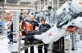 شرکت آینده‌نگر جوکار پای کار تولید ربات‌های صنعتی