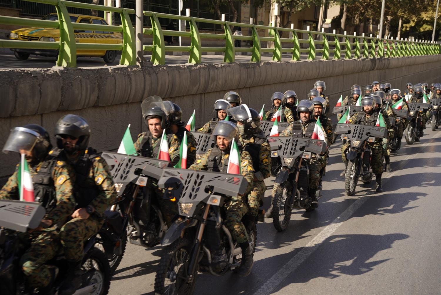 دفاع مقدس یادآور رشادت، همدلی و اراده پولادین ملت ایران است