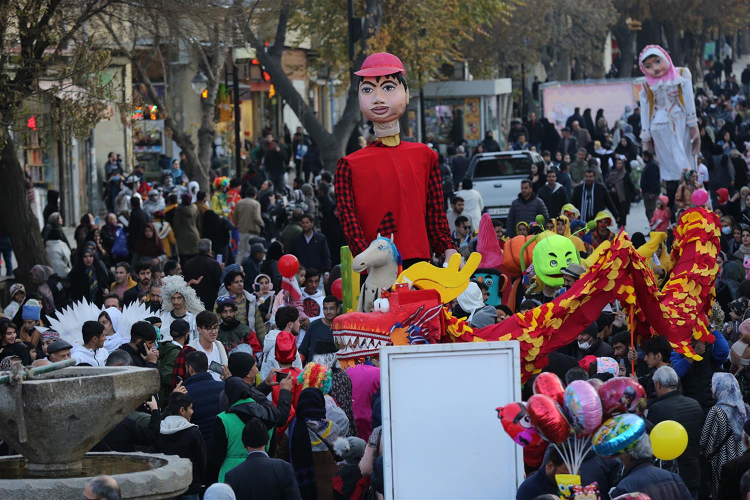 شور کودکی در پایتخت تاریخ و تمدن ایران