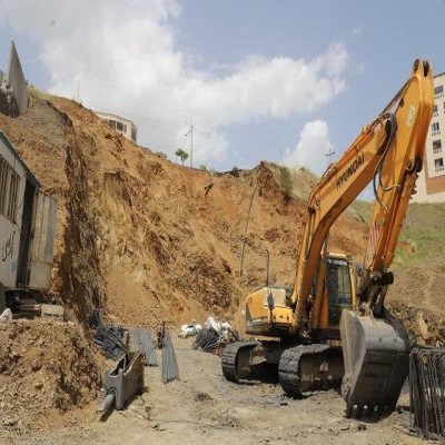 ریزش خیابان کمال‌الملک سنندج