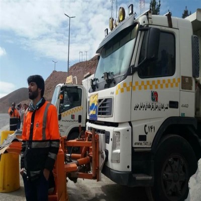 راهداری کرمانشاه با ماشین‌آلات تازه‌نفس به استقبال اربعین می‌رود