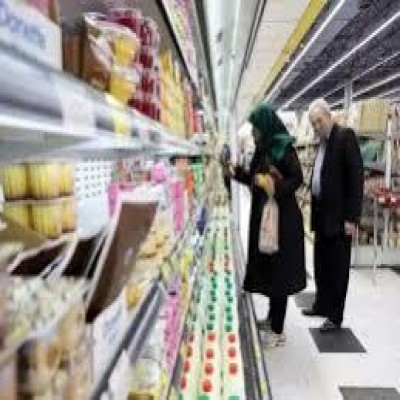 انبارها مملو از کالاهای اساسی است