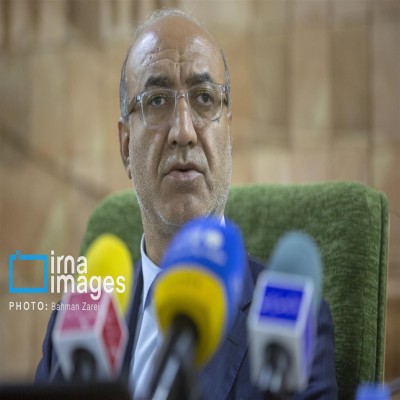 گلایه استاندار کرمانشاه از تأخیرهای سه‌ماهه بانک مرکزی در تخصیص ارز به واحدهای تولیدی