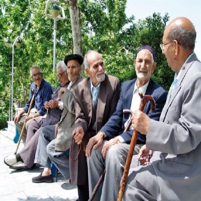 استان مرکزی 220 هزار سالمند دارد