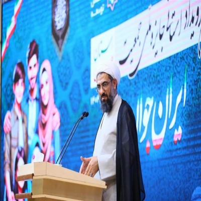 گلایه امام‌جمعه همدان از ضعف در اجرای قانون جوانی جمعیت