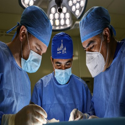 تیغ‌های جراحی در خدمت دیپلماسی علمی