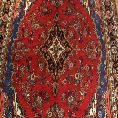 راه‌اندازی غرفه گنجینه فرش‌های 100 ساله همدان