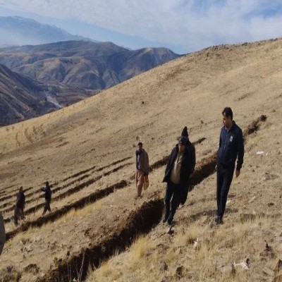 آغاز عملیات بانکت‌بندی و اصلاح اراضی در روستای مروارید کامیاران