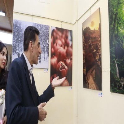 افتتاح نمایشگاه سالانه عکس همدان با هدف حمایت از کودکان کار