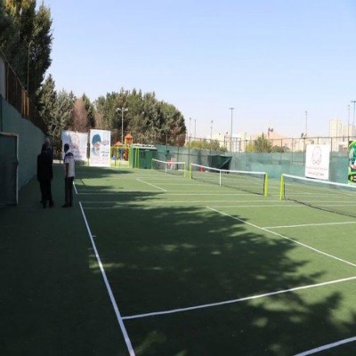افتتاح اولین مجموعه زمین‌های چمن مصنوعی تنیس غرب کشور در کرمانشاه